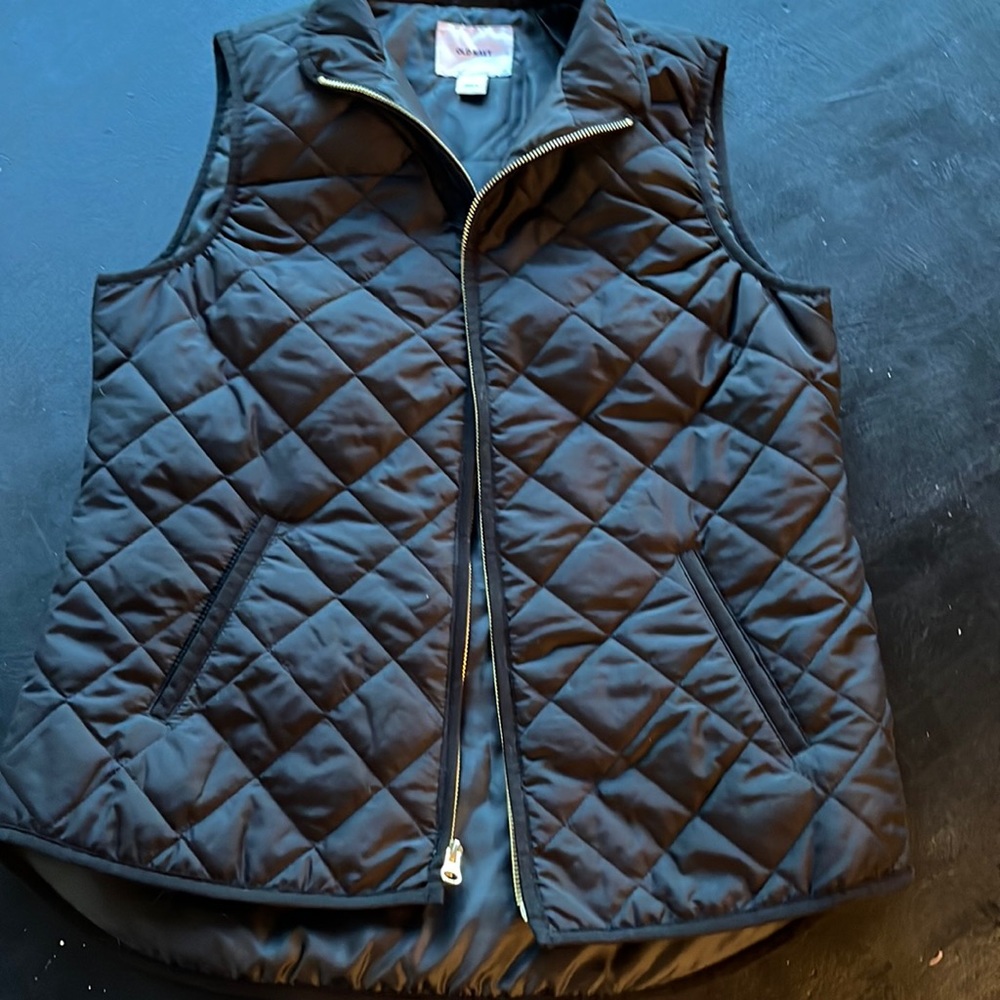 Old navy vest, never been worn!